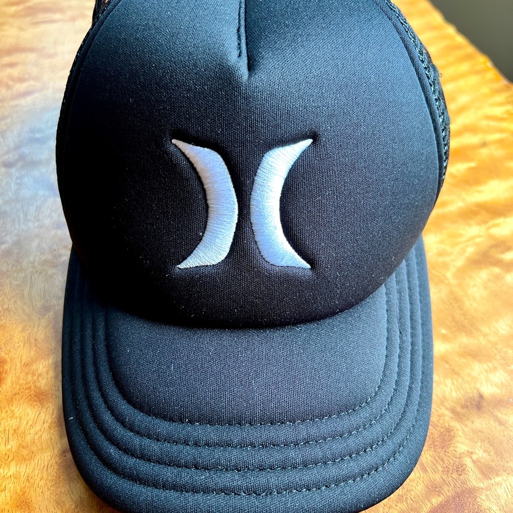 Hurley trucker hat